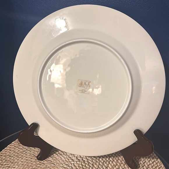 Mikasa Fine China Silver Shells 12” Chop Plate Round Platter Disconnect Piece - Picture 2 of 5